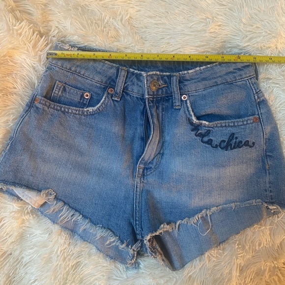 H&M “Hola Chica” Jean Shorts with Tiger on Back - Picture 2 of 4